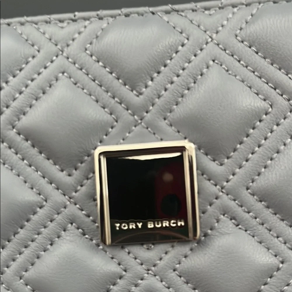 Tory Burch Elegant Quilted Women's Bag - Picture 5 of 6